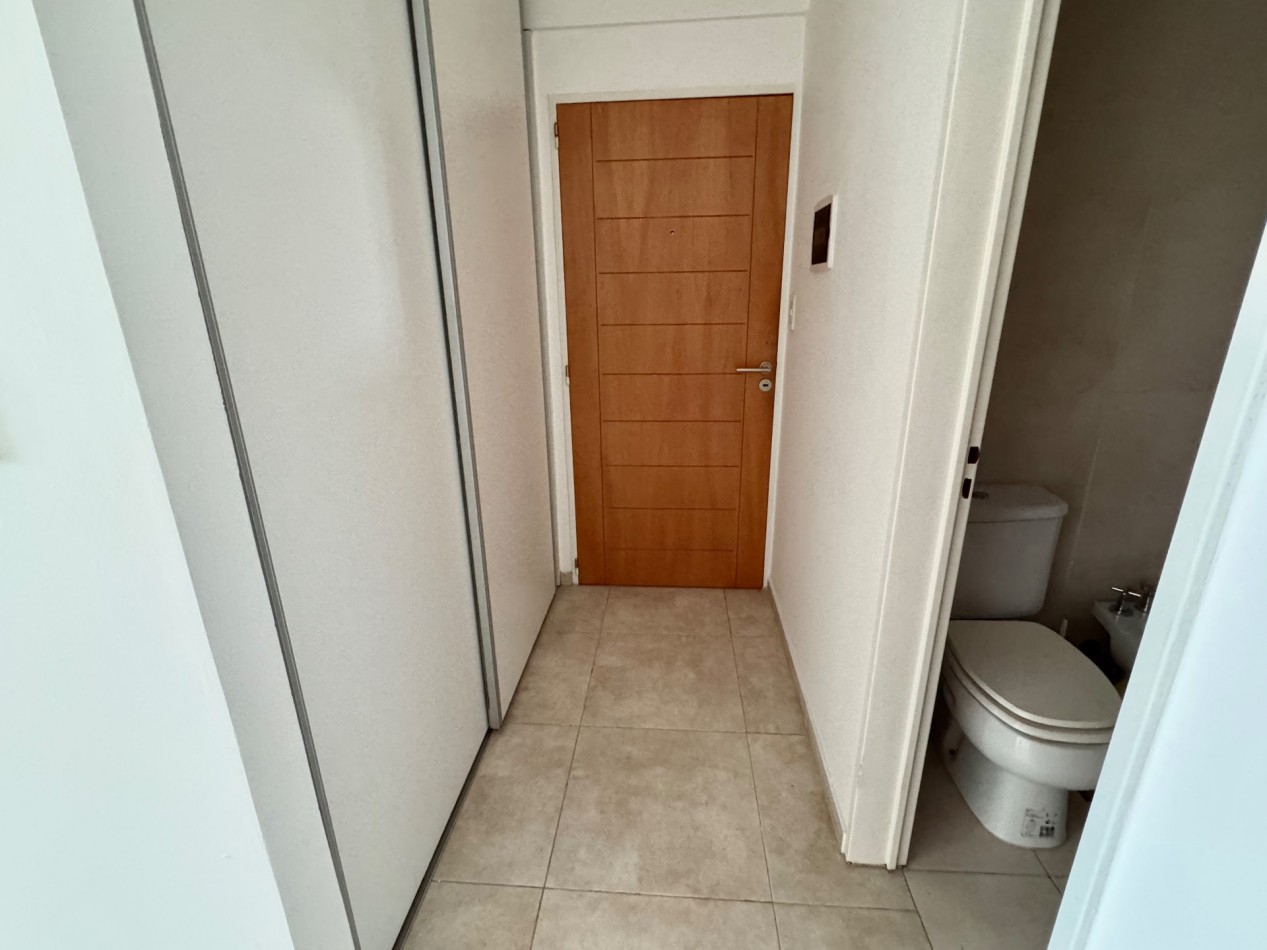 Monoambiente en Alquiler - 36 e/ 6 y 7 
