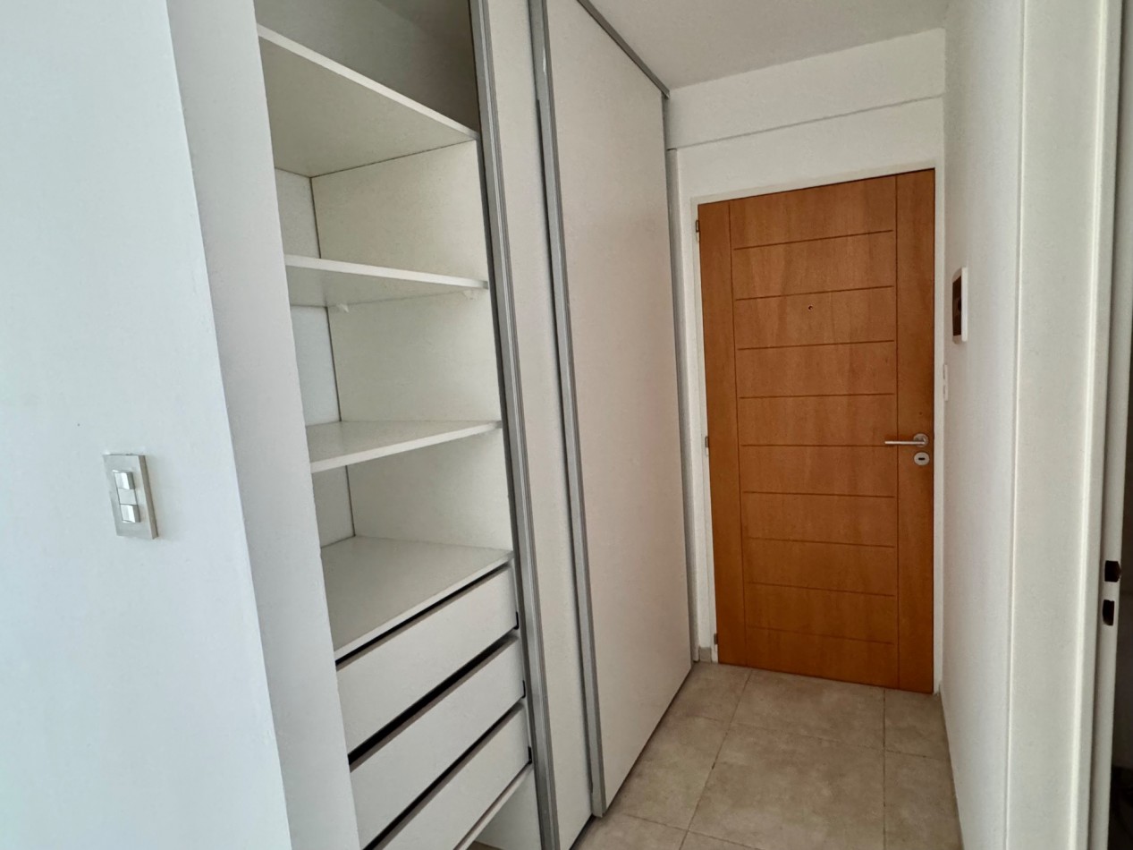 Monoambiente en Alquiler - 36 e/ 6 y 7 